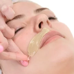 Depilace cukrovou pastou